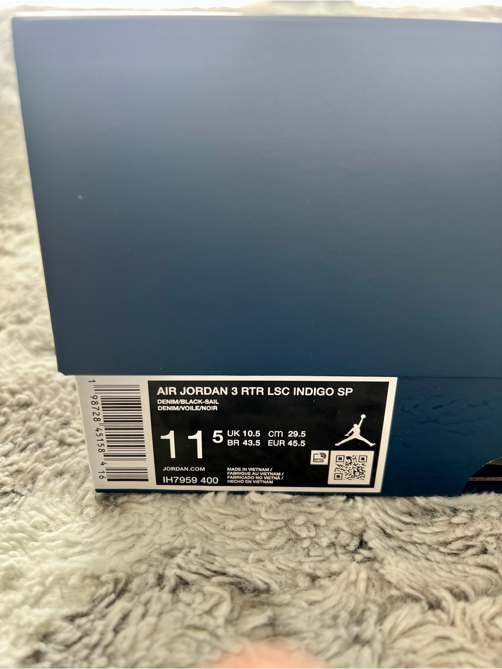 Air Jordan 3 x Levi’s Indigo Denim and Gym Red (IH7959-400) M11.5 - Picture 9 of 9
